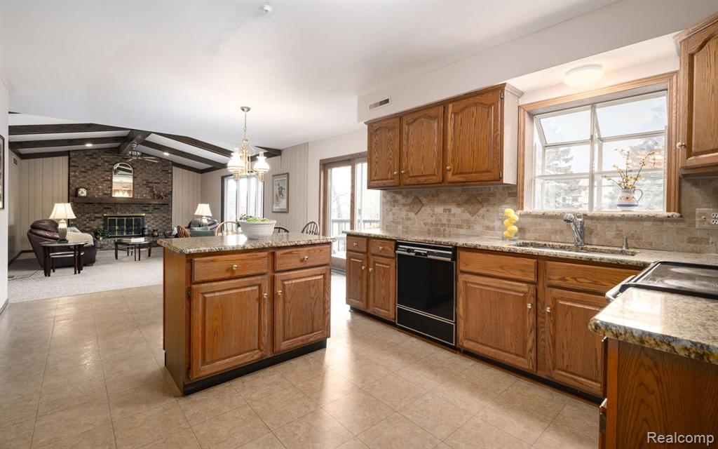 357 Powderhorn Ridge Court Rochester Hills, MI 48309 - Photo 14 of 42