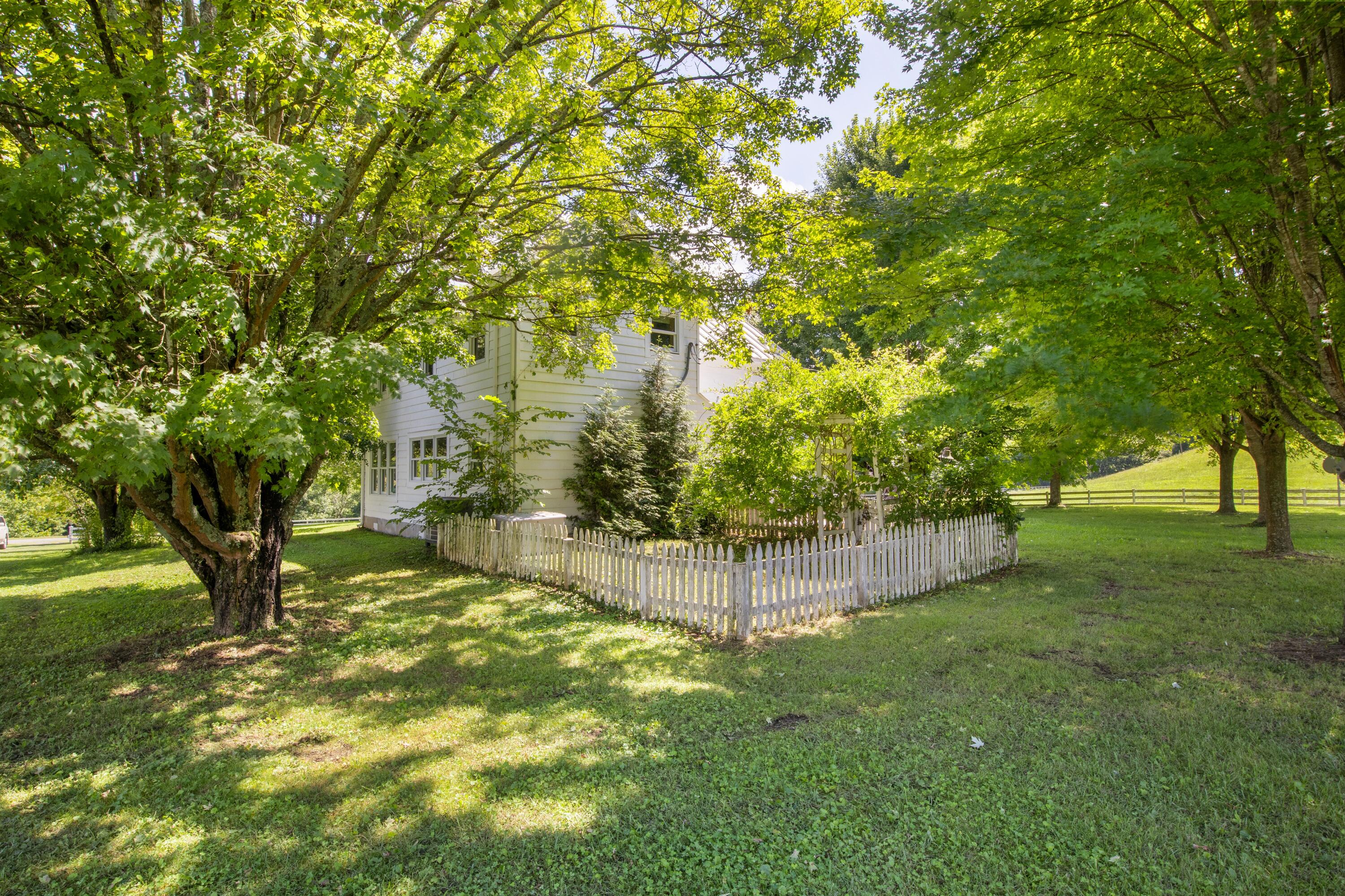 5031 Swinging Bridge Road Mendota, VA 24270 - Photo 14 of 68 08