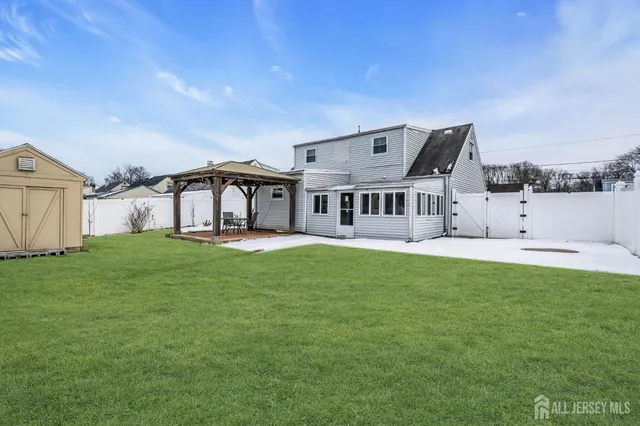 $599,000 | 89 West Warren Street, Iselin, NJ 08830