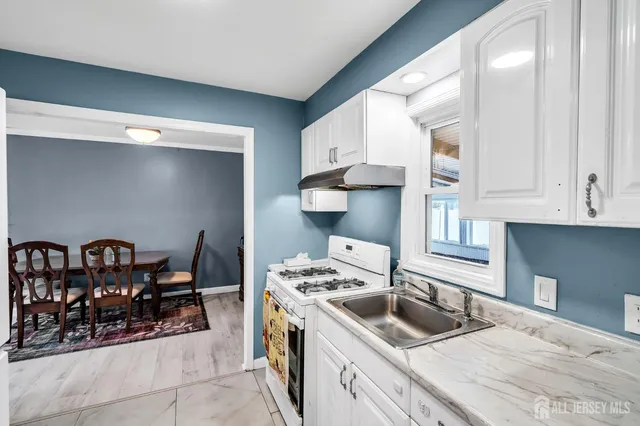 $599,000 | 89 West Warren Street, Iselin, NJ 08830