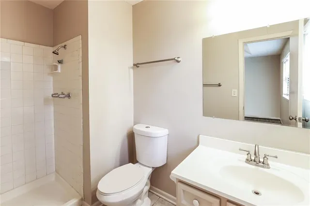 $2,210 | 6708 North Fisk Avenue, Kansas City, MO 64151