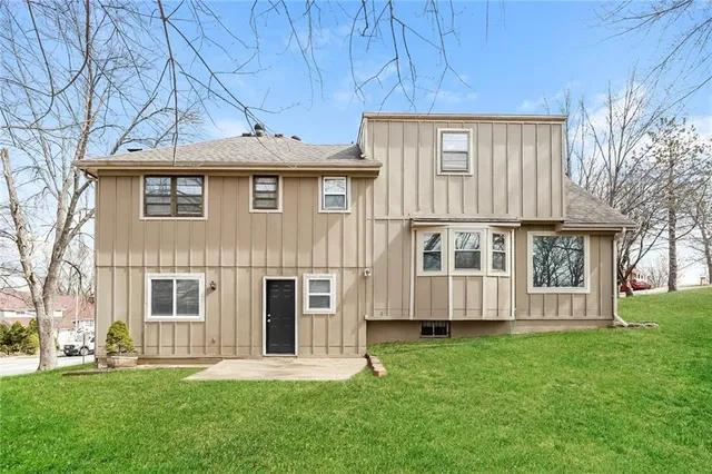 $2,210 | 6708 North Fisk Avenue, Kansas City, MO 64151