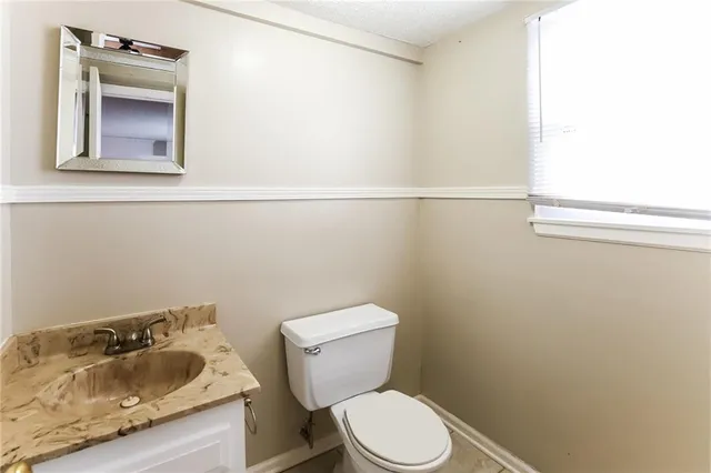 $2,210 | 6708 North Fisk Avenue, Kansas City, MO 64151