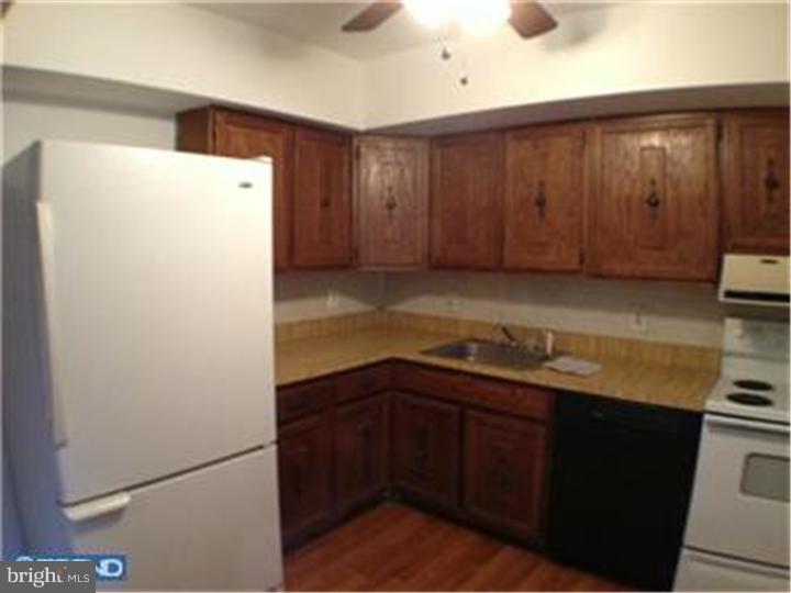 1009 Bromley Estate Pine Hill, NJ 08021 - Photo 4 of 11