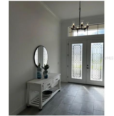 a view of a livingroom with furniture