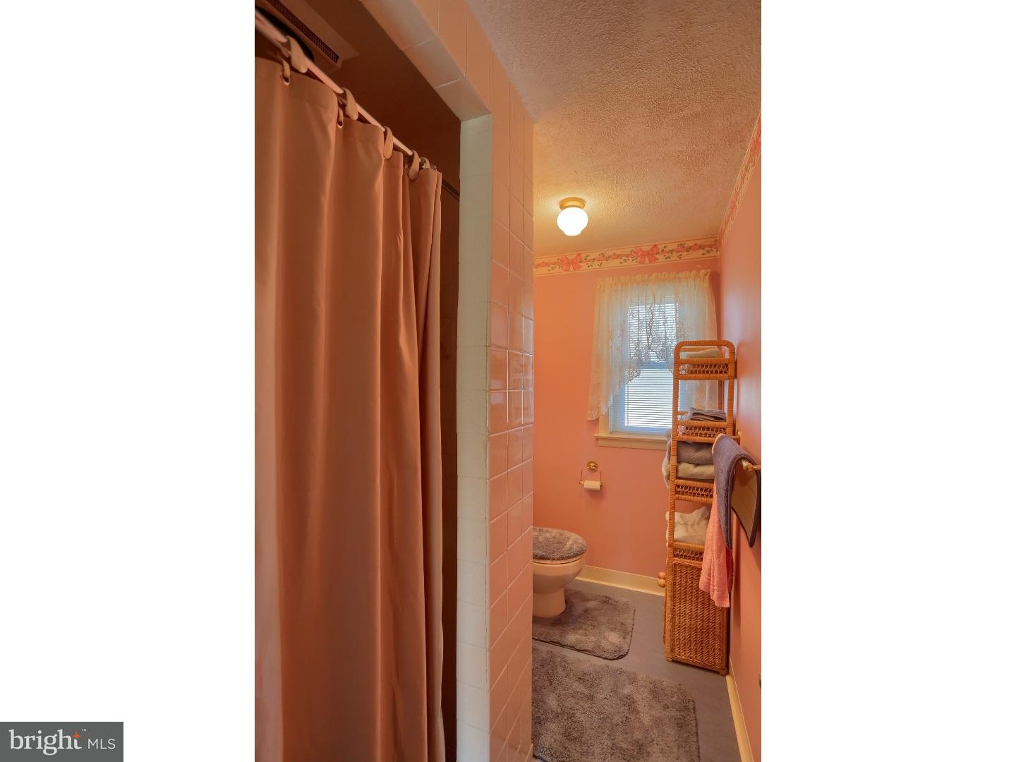 3335 Stoudts Ferry Bridge Road Reading, PA 19605 - Photo 12 of 20 Bathroom