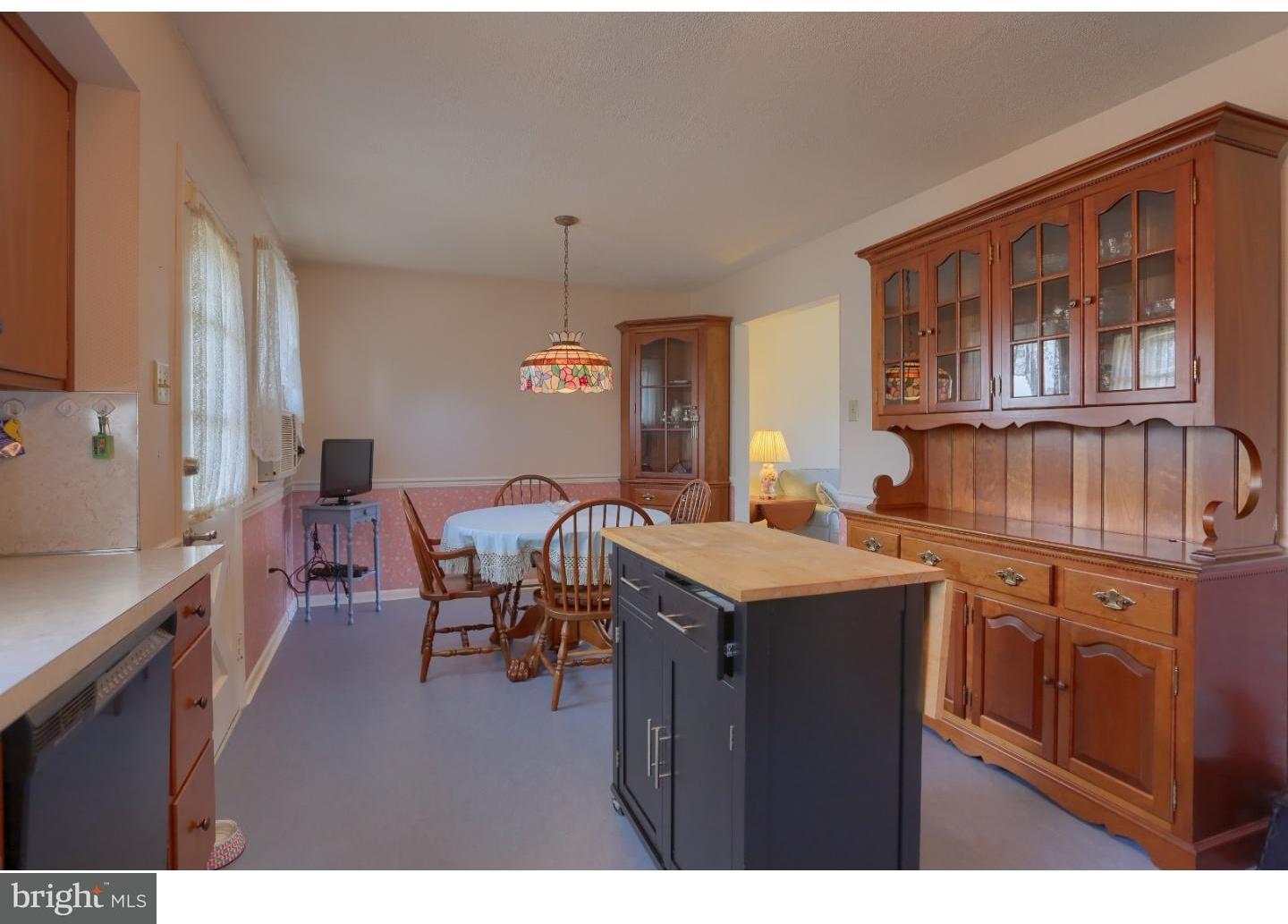 3335 Stoudts Ferry Bridge Road Reading, PA 19605 - Photo 7 of 20