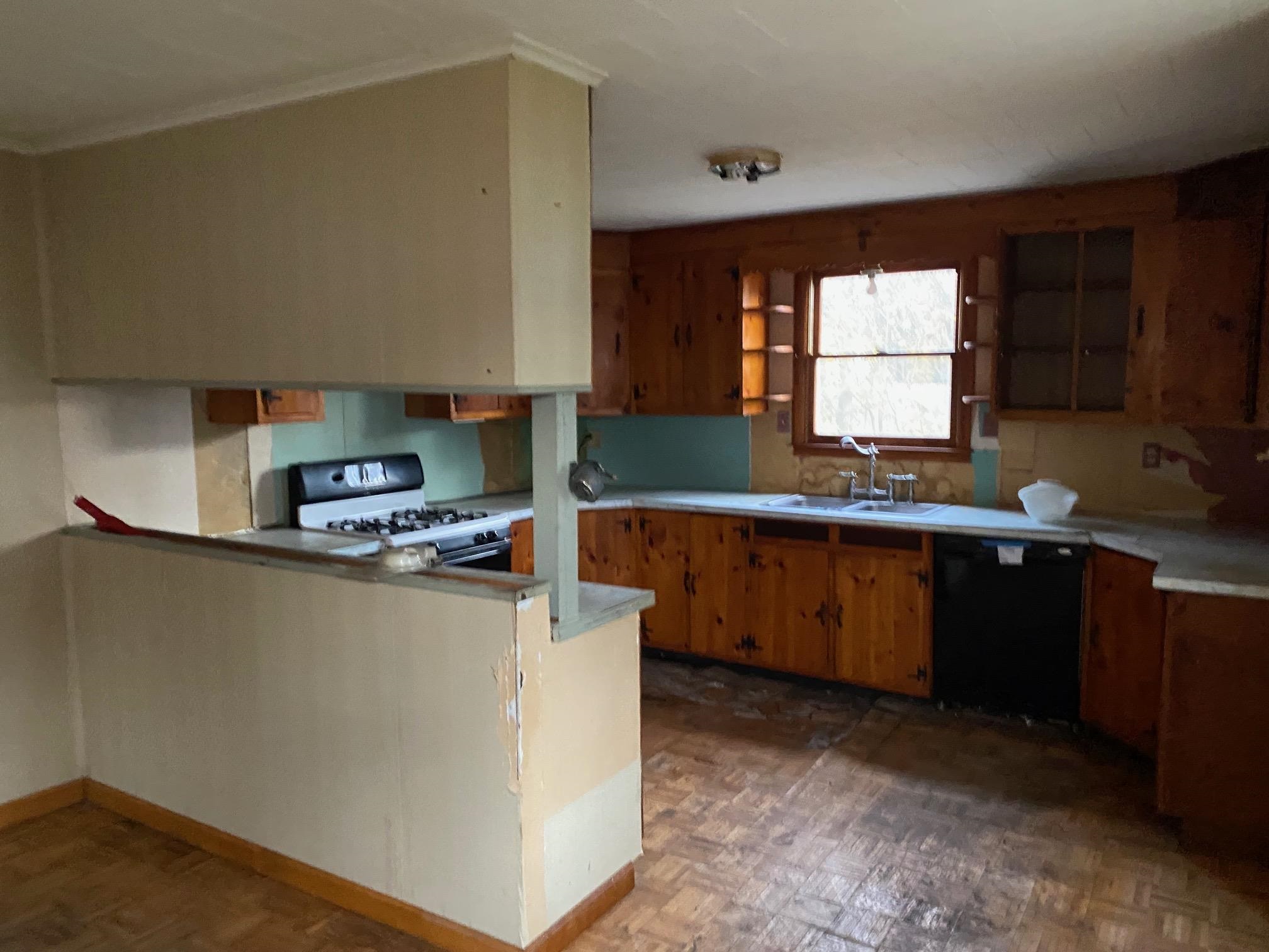 224 Beech Street Bennington, VT 05201 - Photo 3 of 17