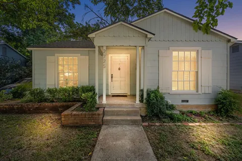 $310,000 | 2725 Wayside Avenue, Fort Worth, TX 76110