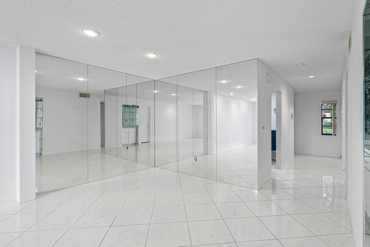 9292 Vista Del Lago, Unit C Boca Raton, FL 33428 - Photo 10 of 33 012-9292VistaDelLago-10C-BocaRaton-FL-33