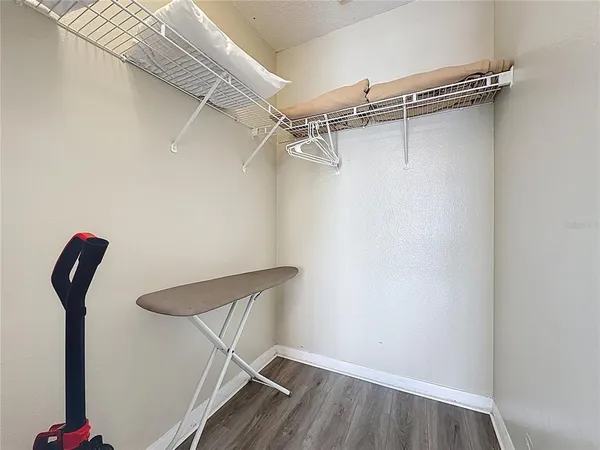 a view of entryway with workspace