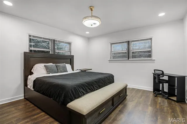 $225,000 | 28 Oakleigh Drive, Belleville, IL 62223