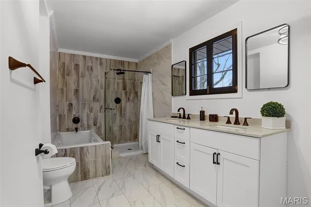 $225,000 | 28 Oakleigh Drive, Belleville, IL 62223