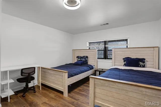 $225,000 | 28 Oakleigh Drive, Belleville, IL 62223