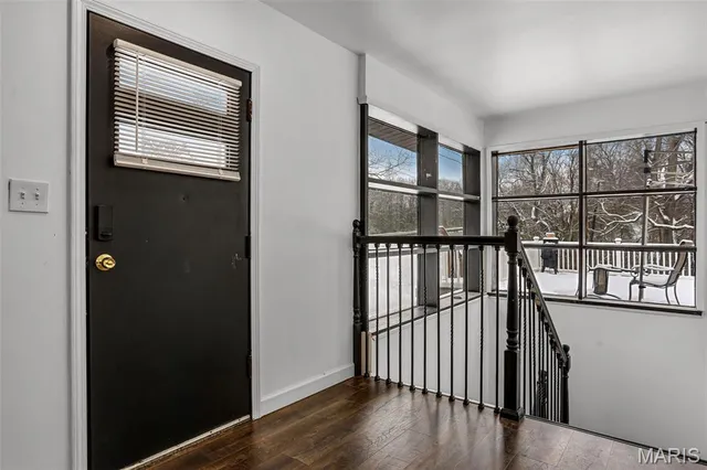 $225,000 | 28 Oakleigh Drive, Belleville, IL 62223