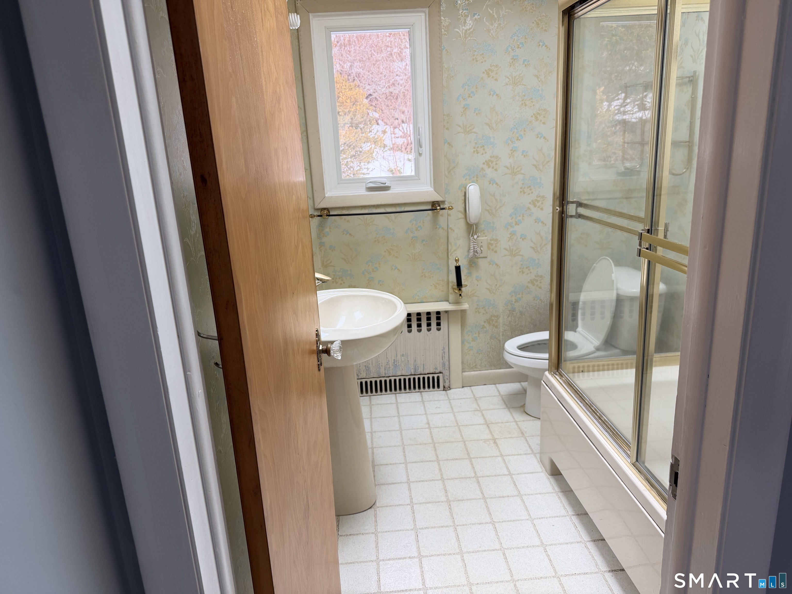 8 Reichelt Terrace Ansonia, CT 06401 - Photo 11 of 32