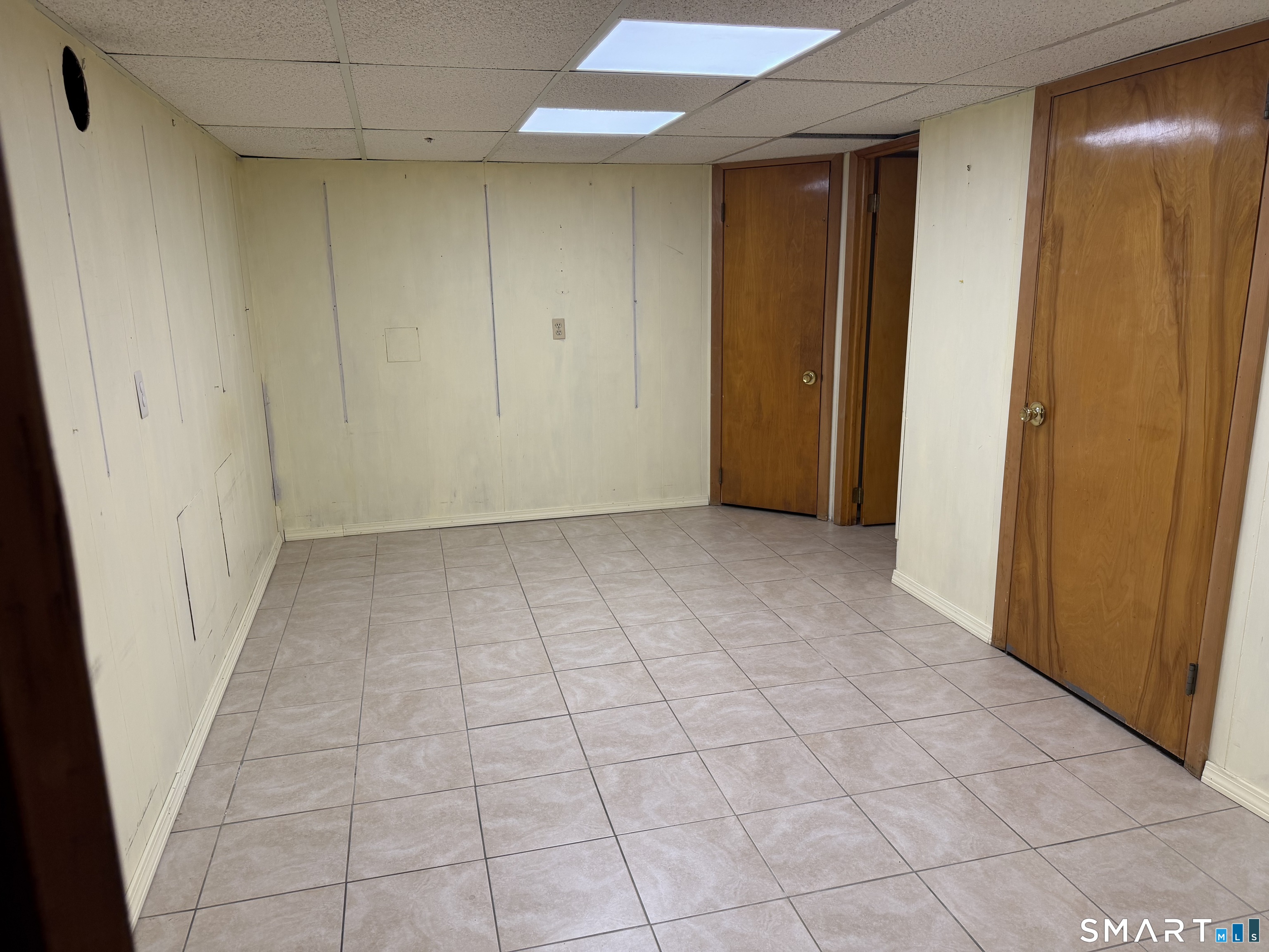 8 Reichelt Terrace Ansonia, CT 06401 - Photo 16 of 32