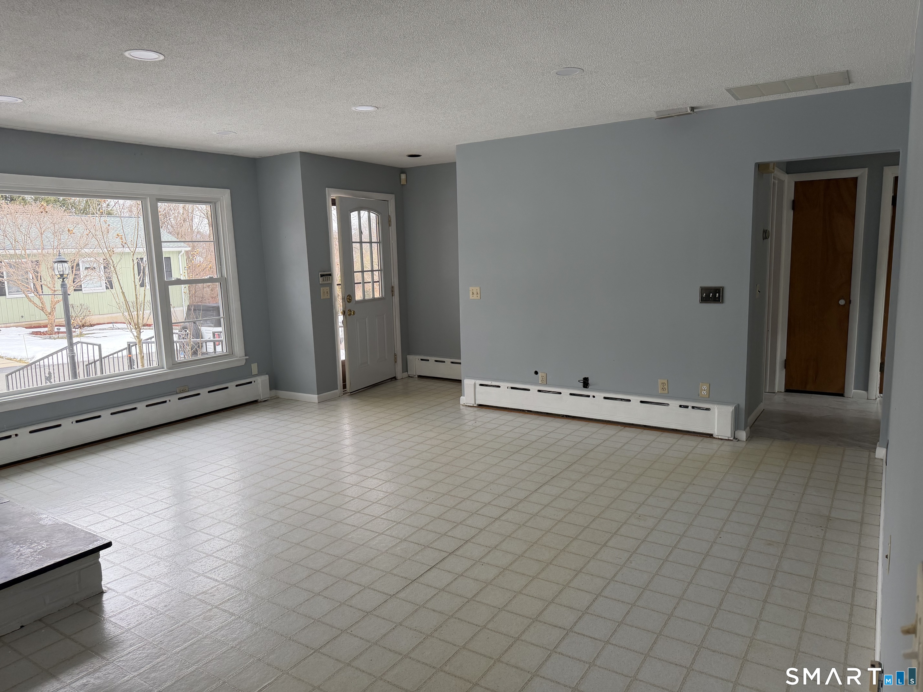 8 Reichelt Terrace Ansonia, CT 06401 - Photo 2 of 32