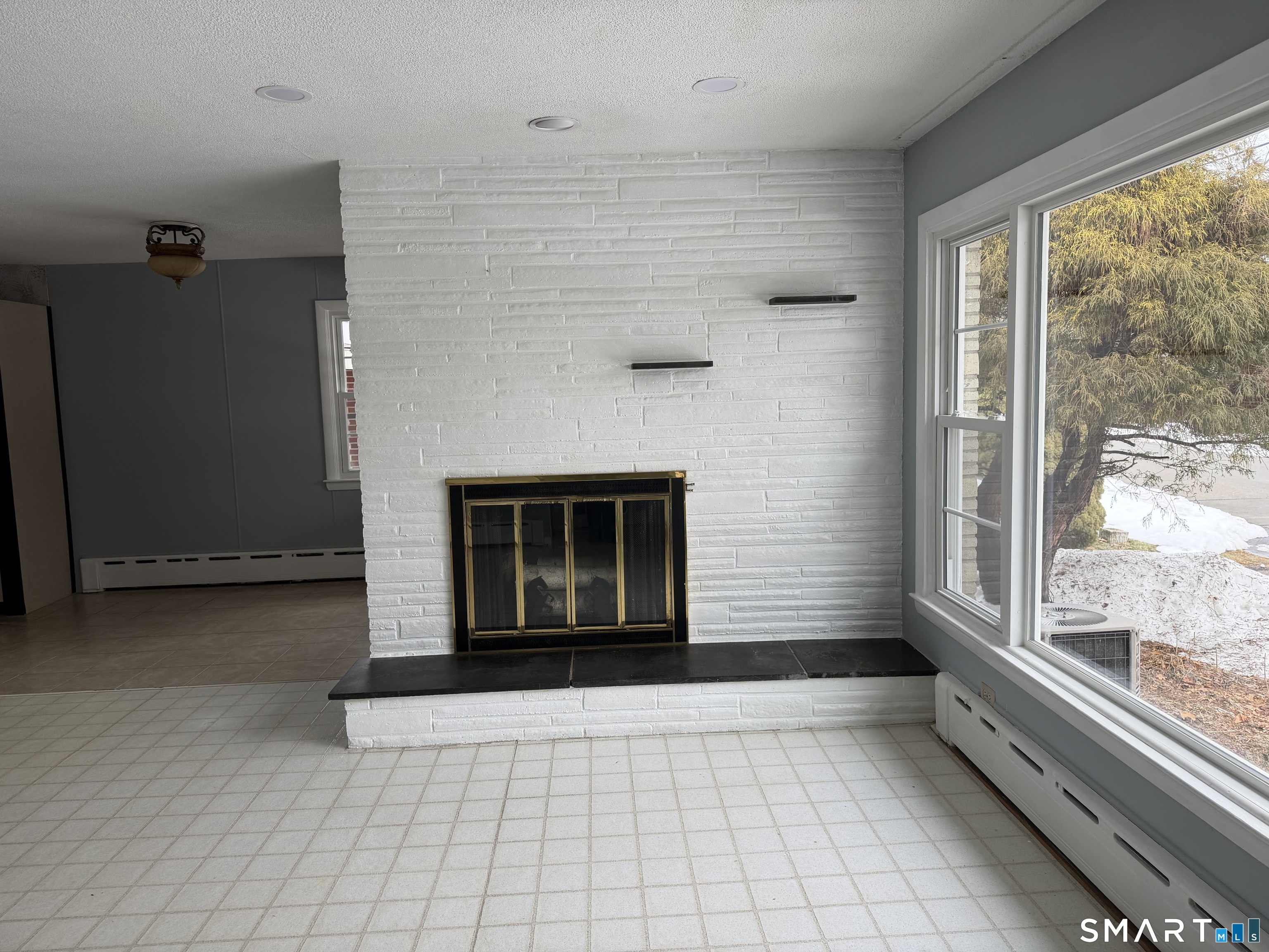 8 Reichelt Terrace Ansonia, CT 06401 - Photo 3 of 32