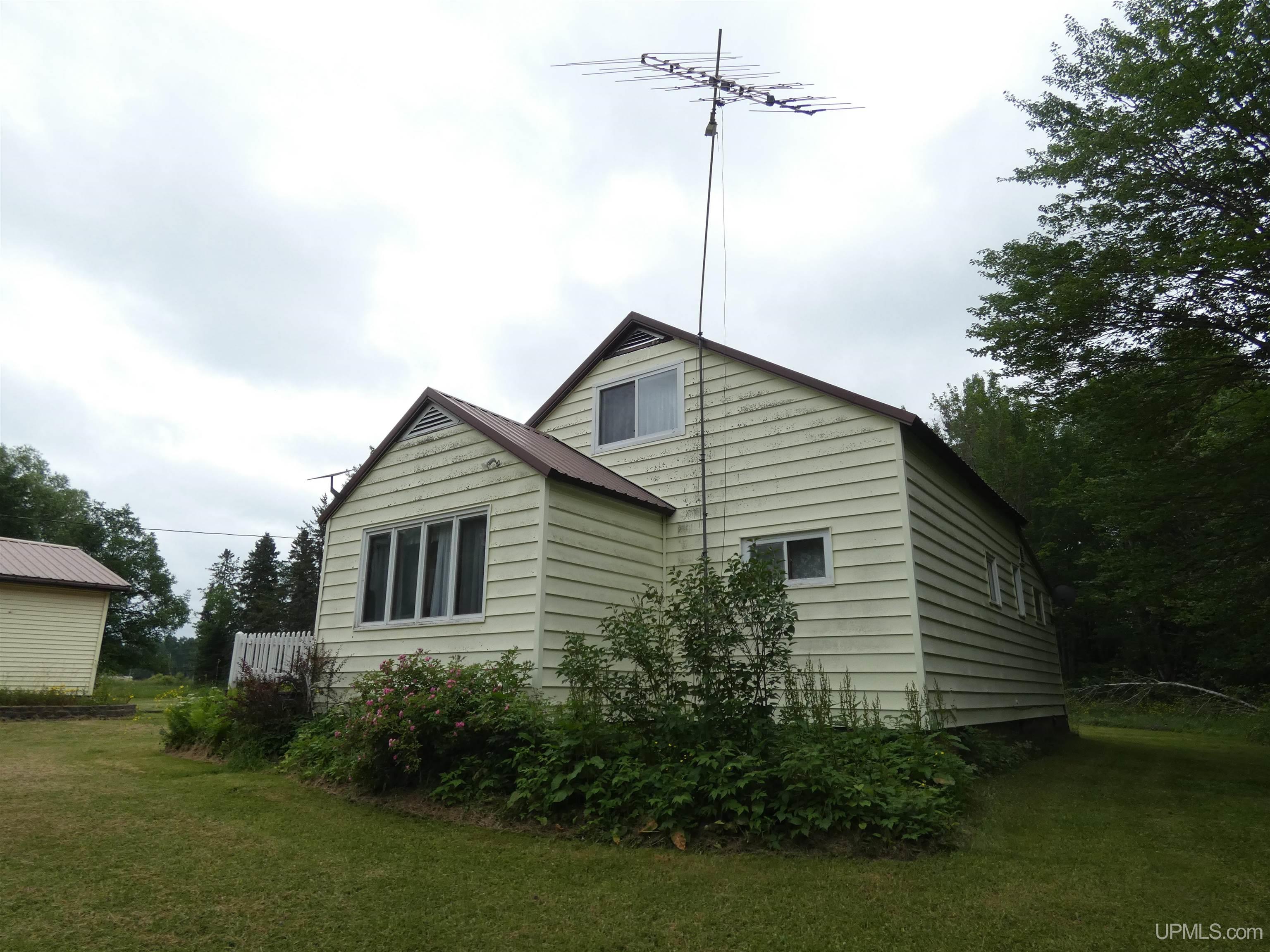 14753 1 Mile Road Bruce Crossing, MI 49912 - Photo 3 of 37