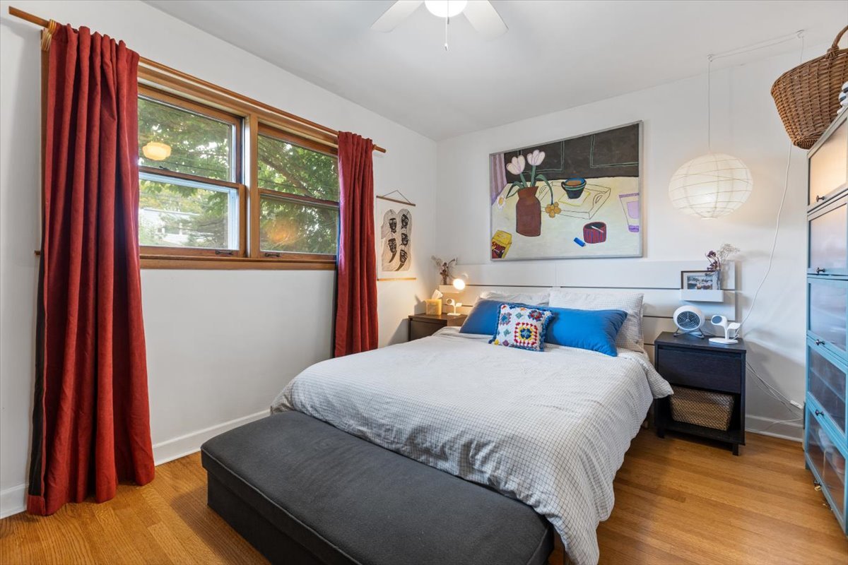 3328 North Ridgeway Avenue Chicago, IL 60618 - Photo 14 of 34 Gallery Image 14