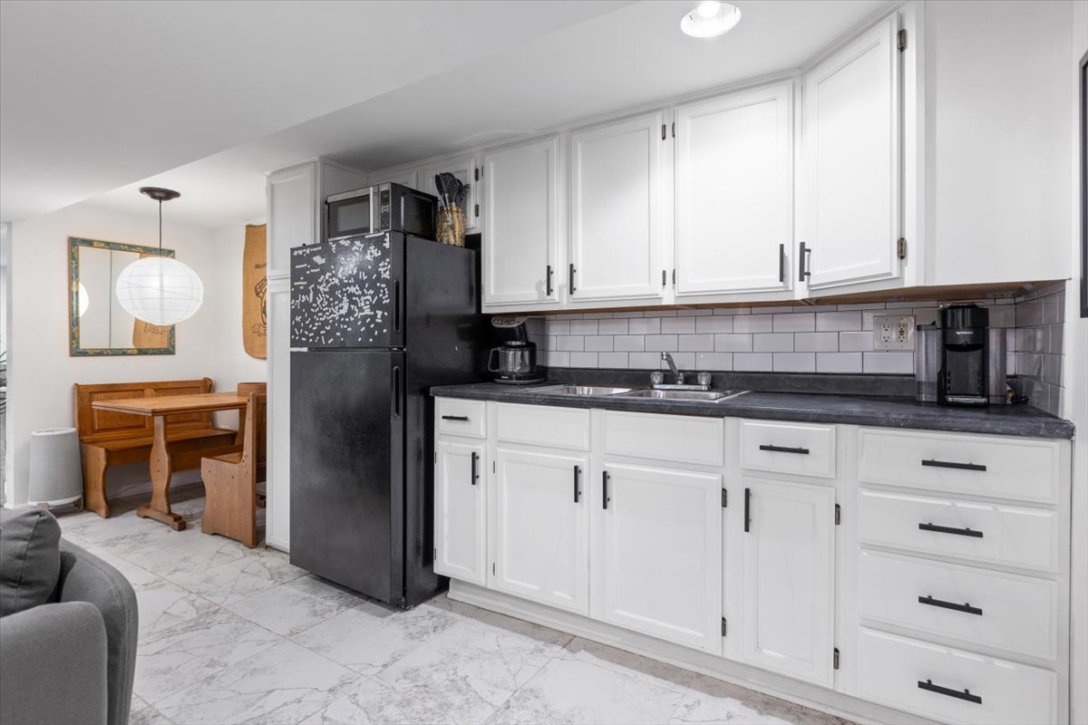 3328 North Ridgeway Avenue Chicago, IL 60618 - Photo 20 of 34 Gallery Image 20