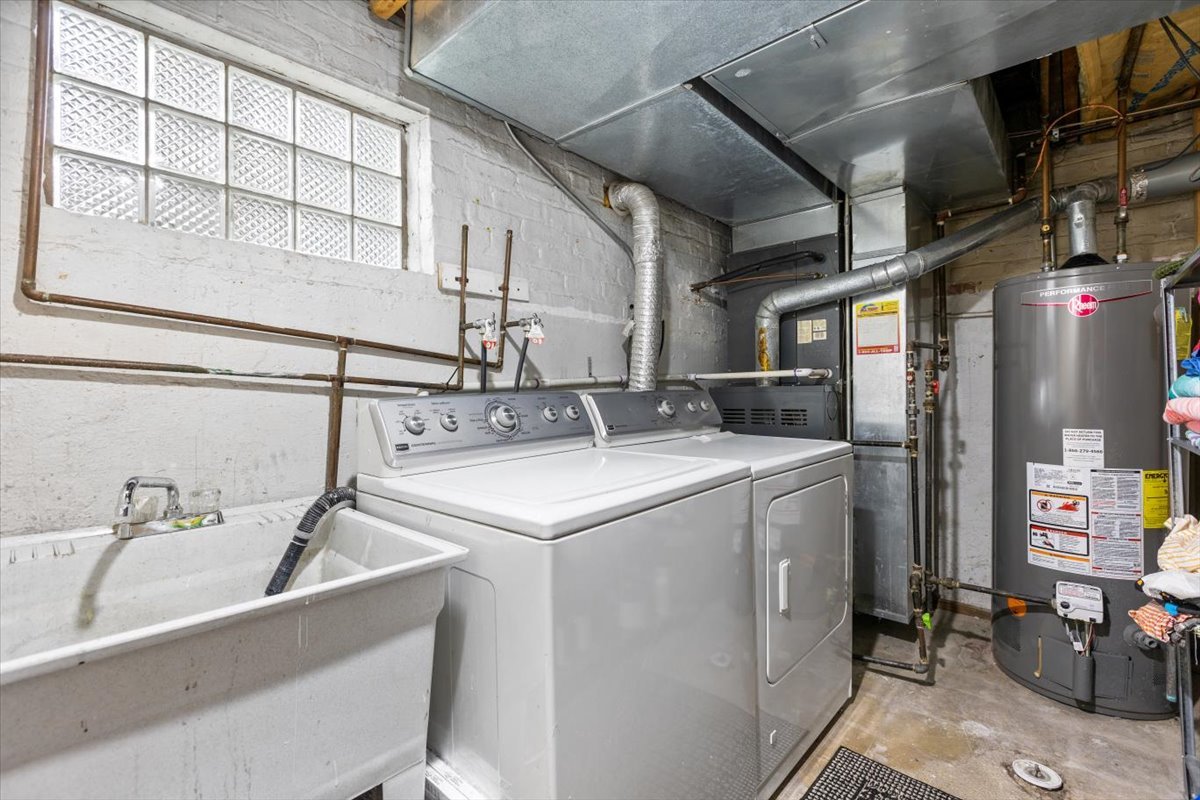 3328 North Ridgeway Avenue Chicago, IL 60618 - Photo 26 of 34 Gallery Image 26
