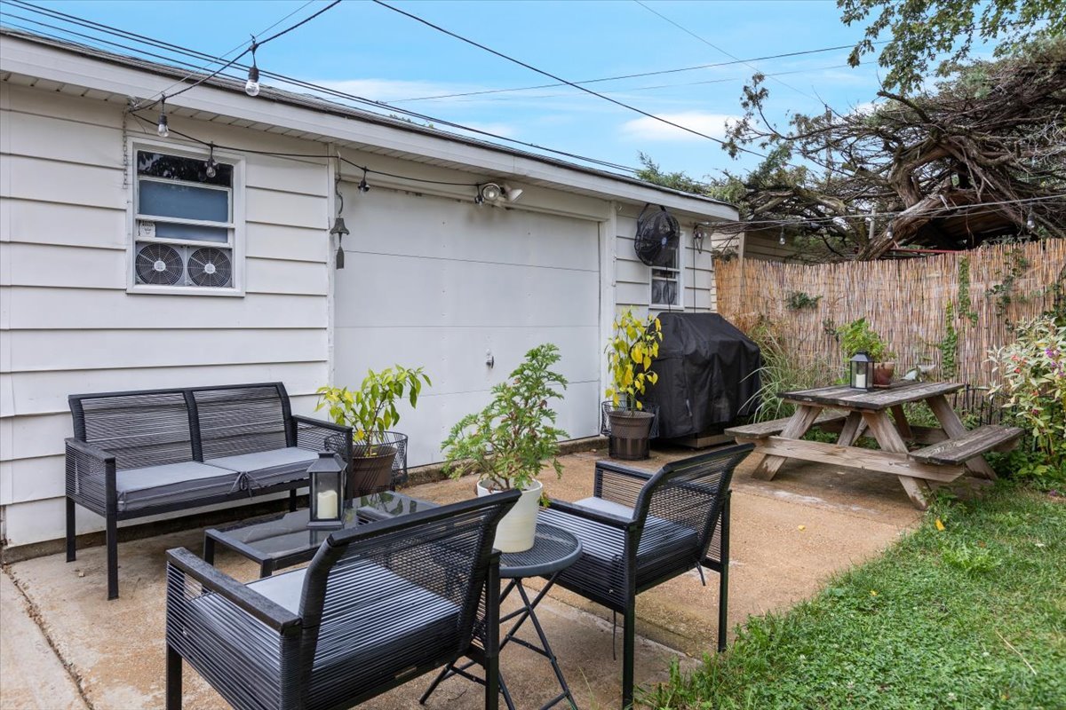 3328 North Ridgeway Avenue Chicago, IL 60618 - Photo 31 of 34 Gallery Image 31