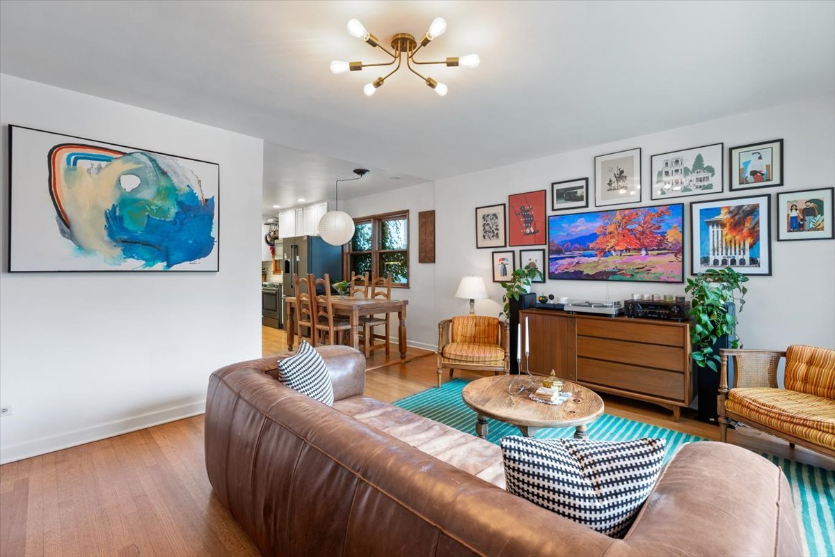 3328 North Ridgeway Avenue Chicago, IL 60618 - Photo 5 of 34 Gallery Image 5