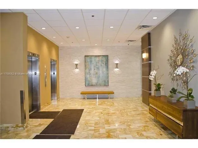 $700,000 | 9511 Collins Avenue, Unit 909, Surfside, FL 33154