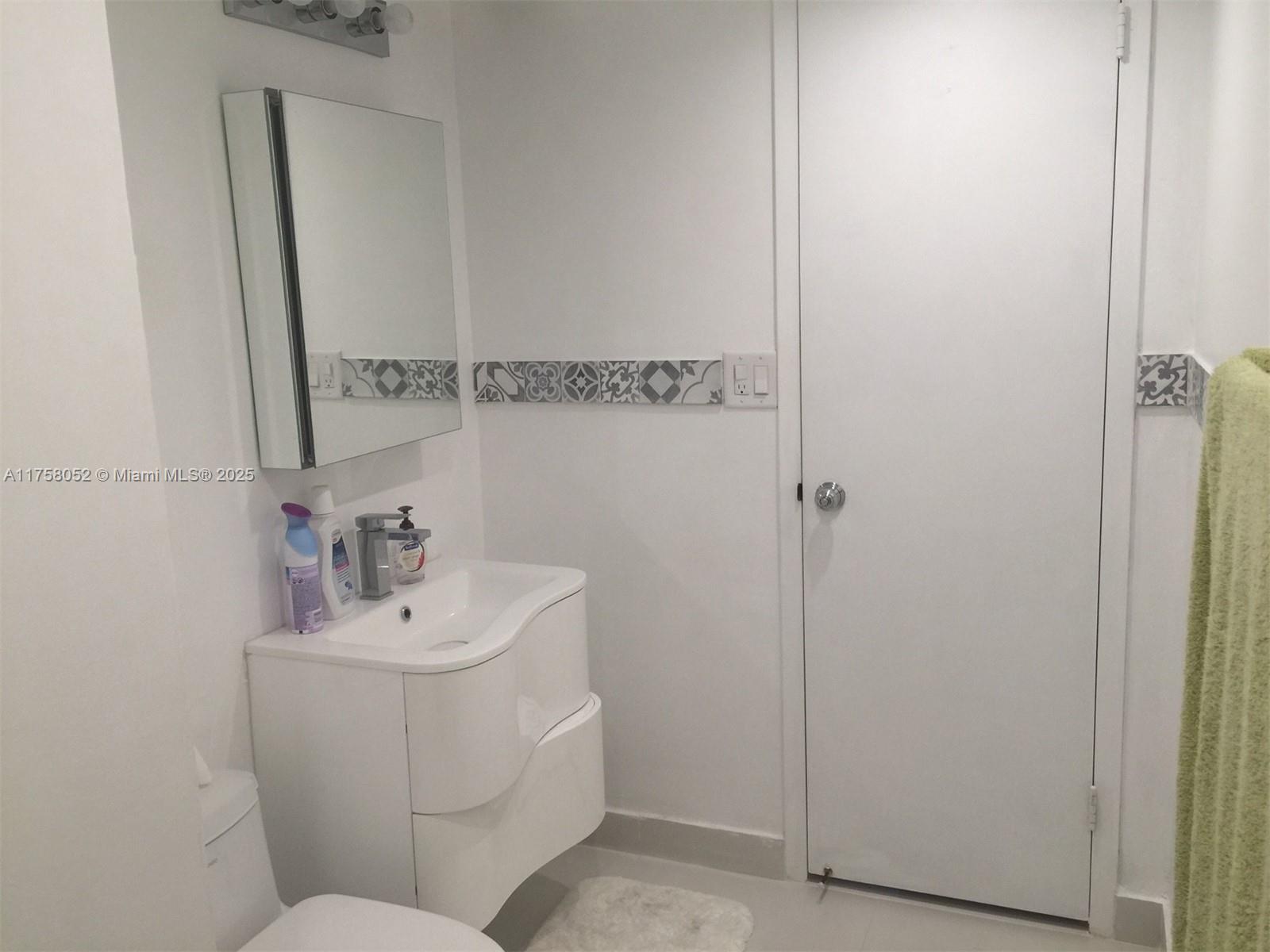 9511 Collins Avenue, Unit 909 Surfside, FL 33154 - Photo 11 of 20