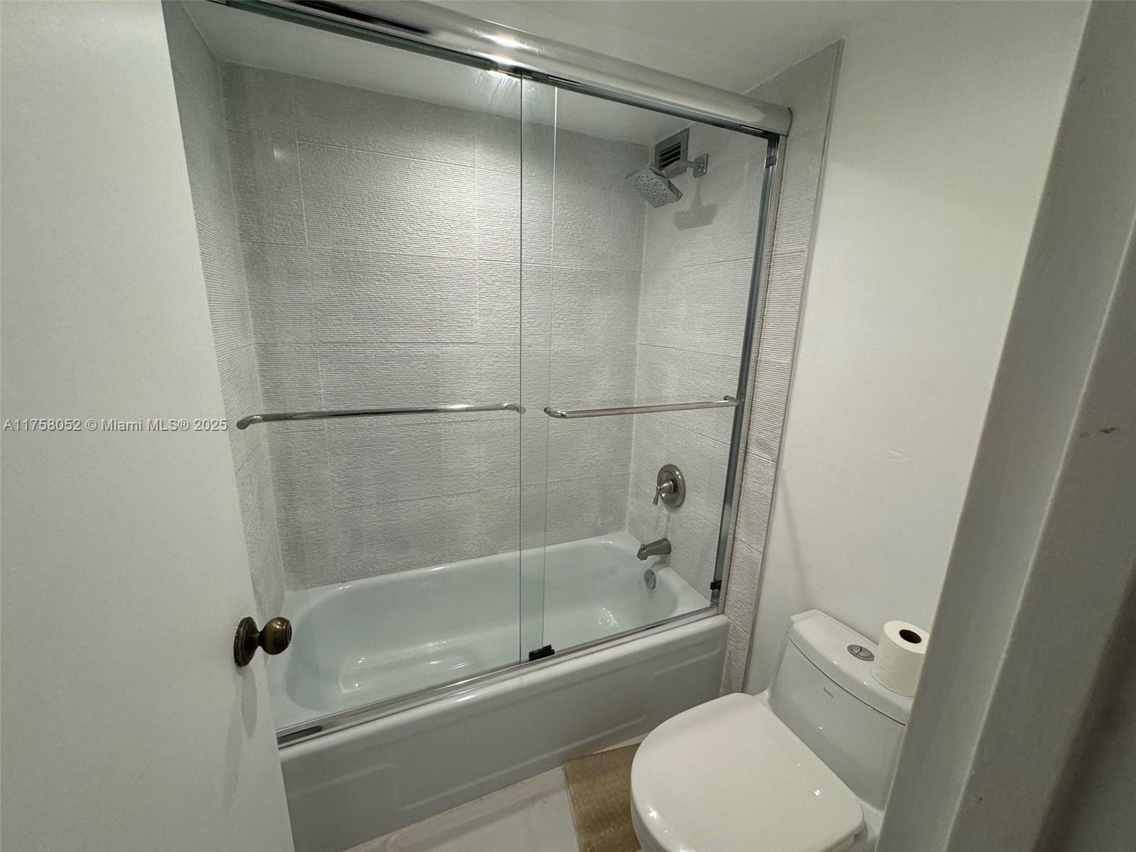 9511 Collins Avenue, Unit 909 Surfside, FL 33154 - Photo 16 of 20