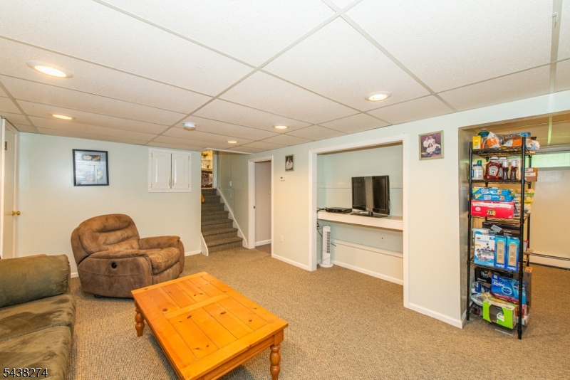 21 Whitegate Road Succasunna, NJ 07876 - Photo 27 of 44