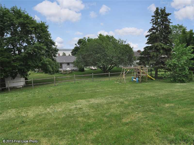 23 Seneca Road Portsmouth, RI 02871 - Photo 12 of 25 Yard/Garden.