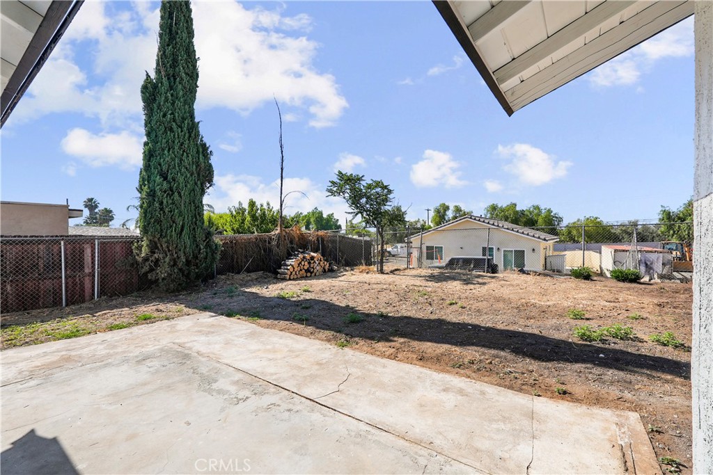 527 West 10th Street Perris, CA 92570 - Photo 51 of 62
