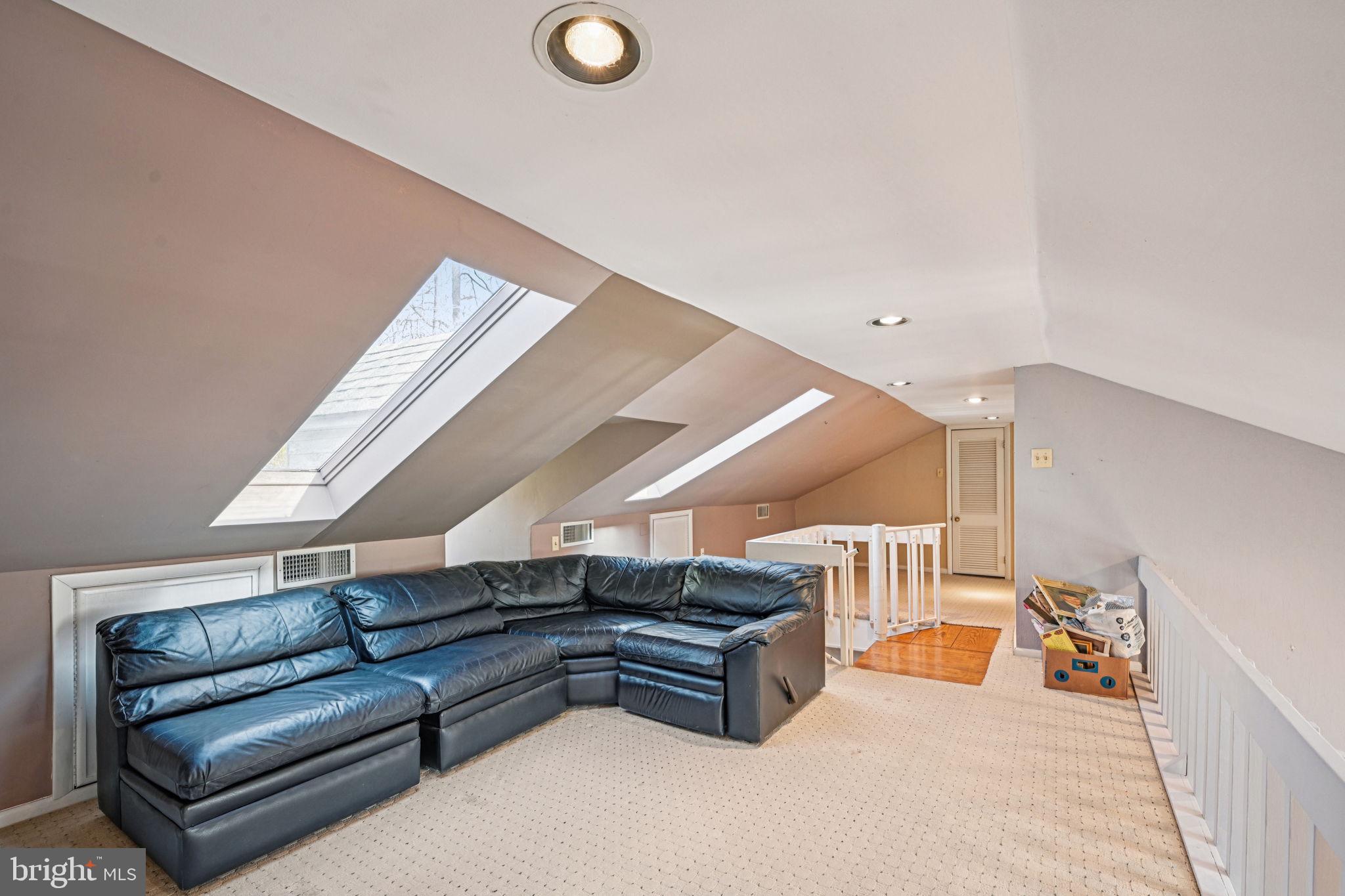 1268 Rydal Road Jenkintown, PA 19046 - Photo 24 of 59