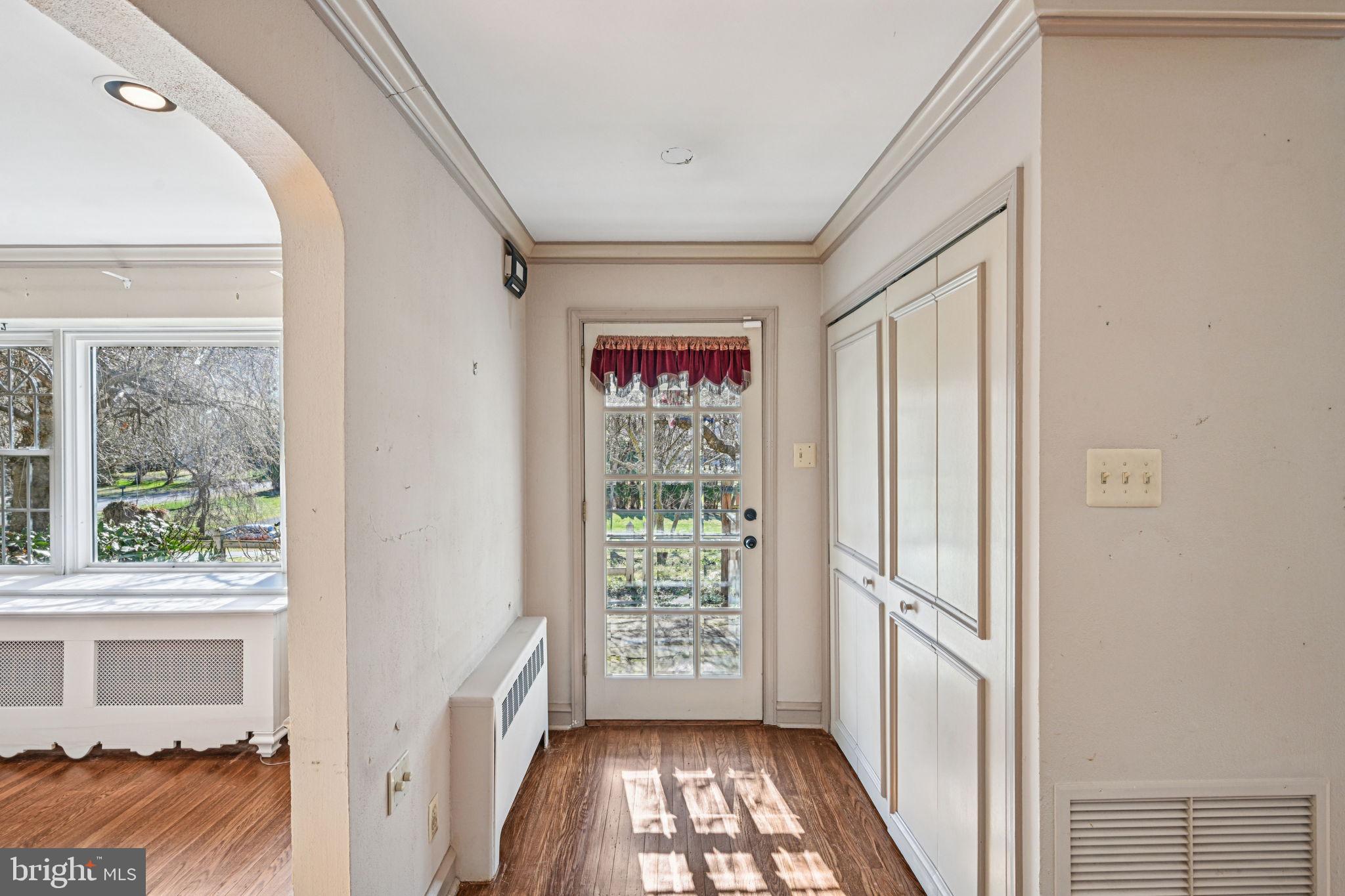 1268 Rydal Road Jenkintown, PA 19046 - Photo 4 of 59