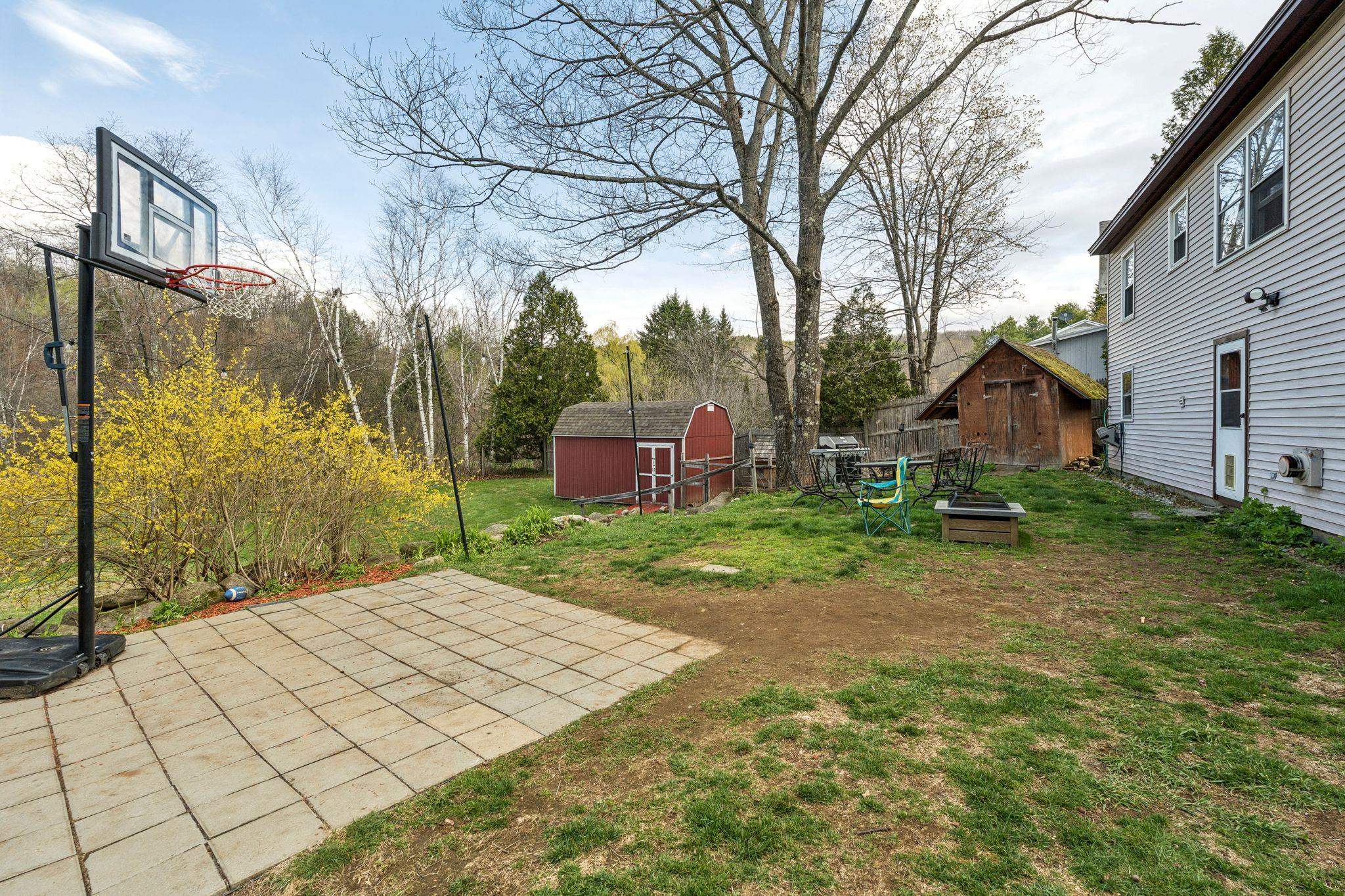 463 Highway 12 Hartland, VT 05048 - Photo 21 of 28