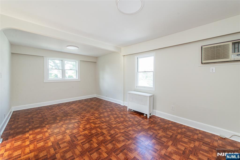 271 Travers Place Lyndhurst, NJ 07071 - Photo 11 of 21