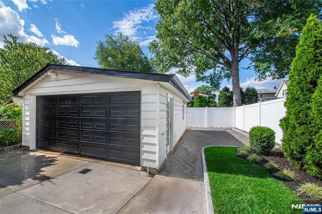 271 Travers Place Lyndhurst, NJ 07071 - Photo 15 of 21