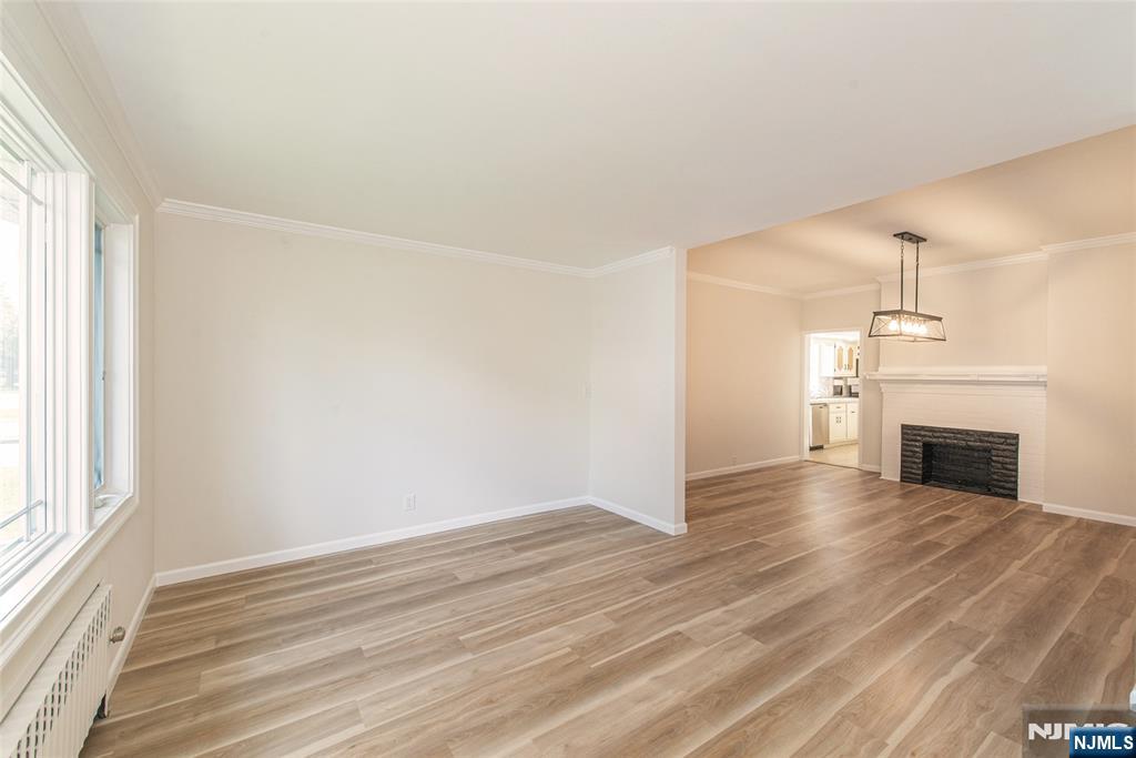 271 Travers Place Lyndhurst, NJ 07071 - Photo 3 of 21