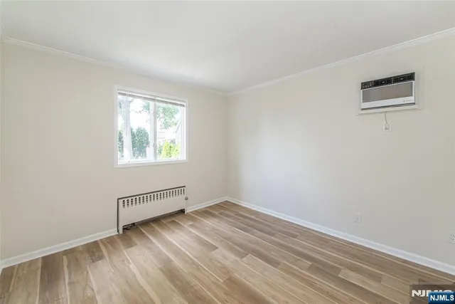 $949,000 | 271 Travers Place, Lyndhurst, NJ 07071