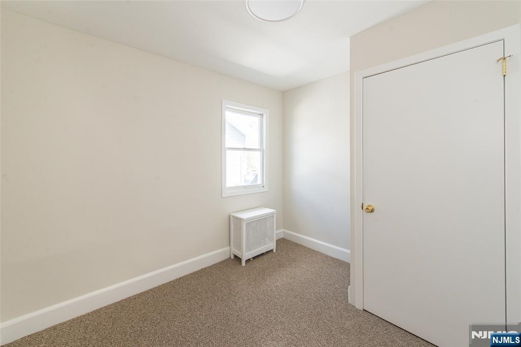 271 Travers Place Lyndhurst, NJ 07071 - Photo 10 of 21