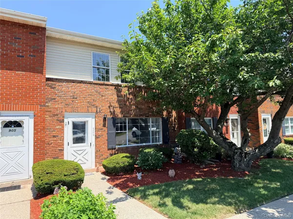 $329,900 | 276 Temple Hill Road, Unit 906, New Windsor, NY 12553