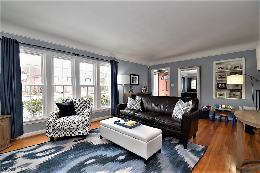 2564 Saybrook Road Cleveland, OH 44118 - Photo 5 of 29 Gallery Image 5