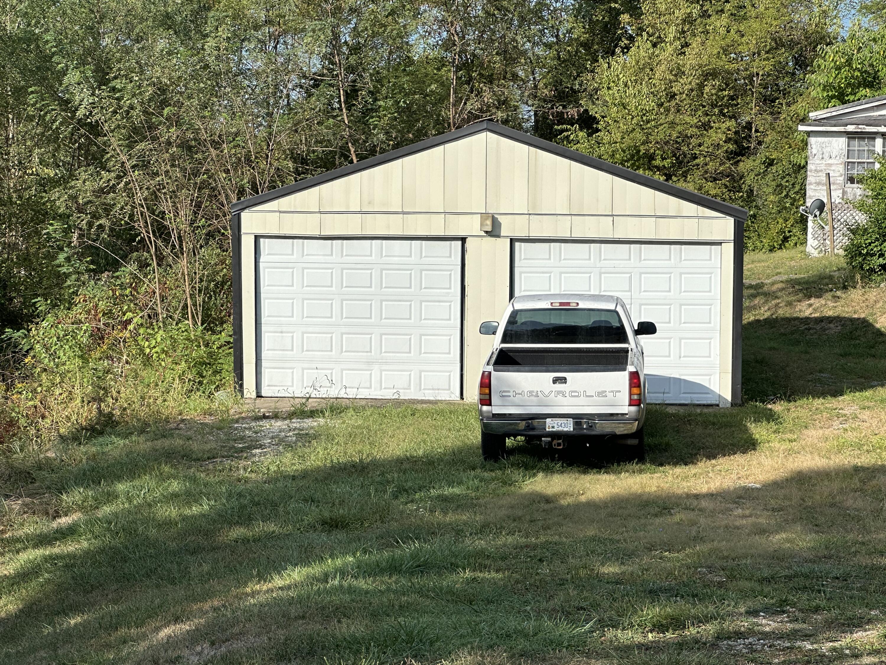 1112 North Dividing Ridge Road Sadieville, KY 40370 - Photo 2 of 15 IMG_2874