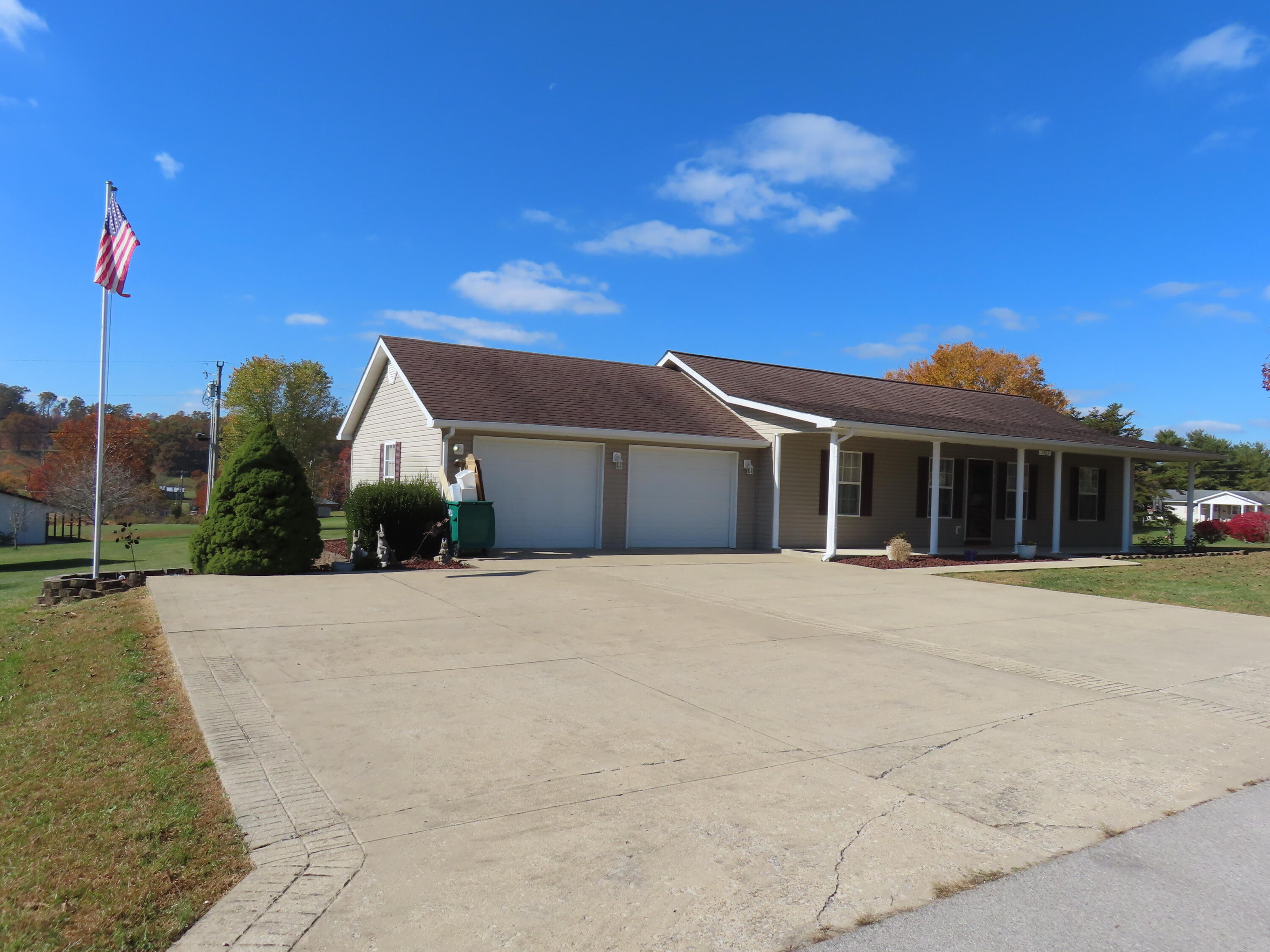 1467 Pennington Flats Road Morehead, KY 40351 - Photo 1 of 26 009