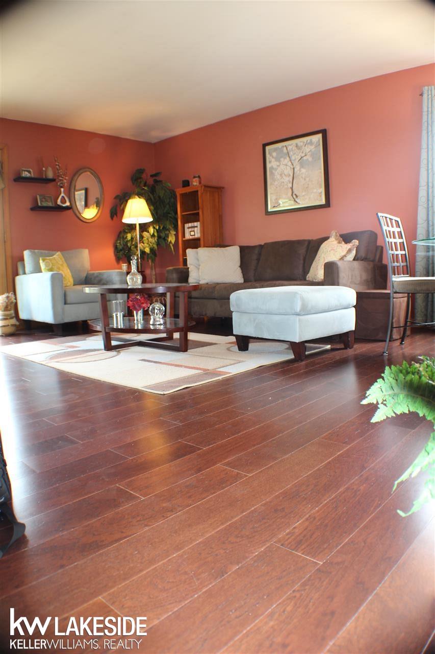 48610 Sugarbush Road New Baltimore, MI 48047 - Photo 7 of 20 31323043-6.JPG