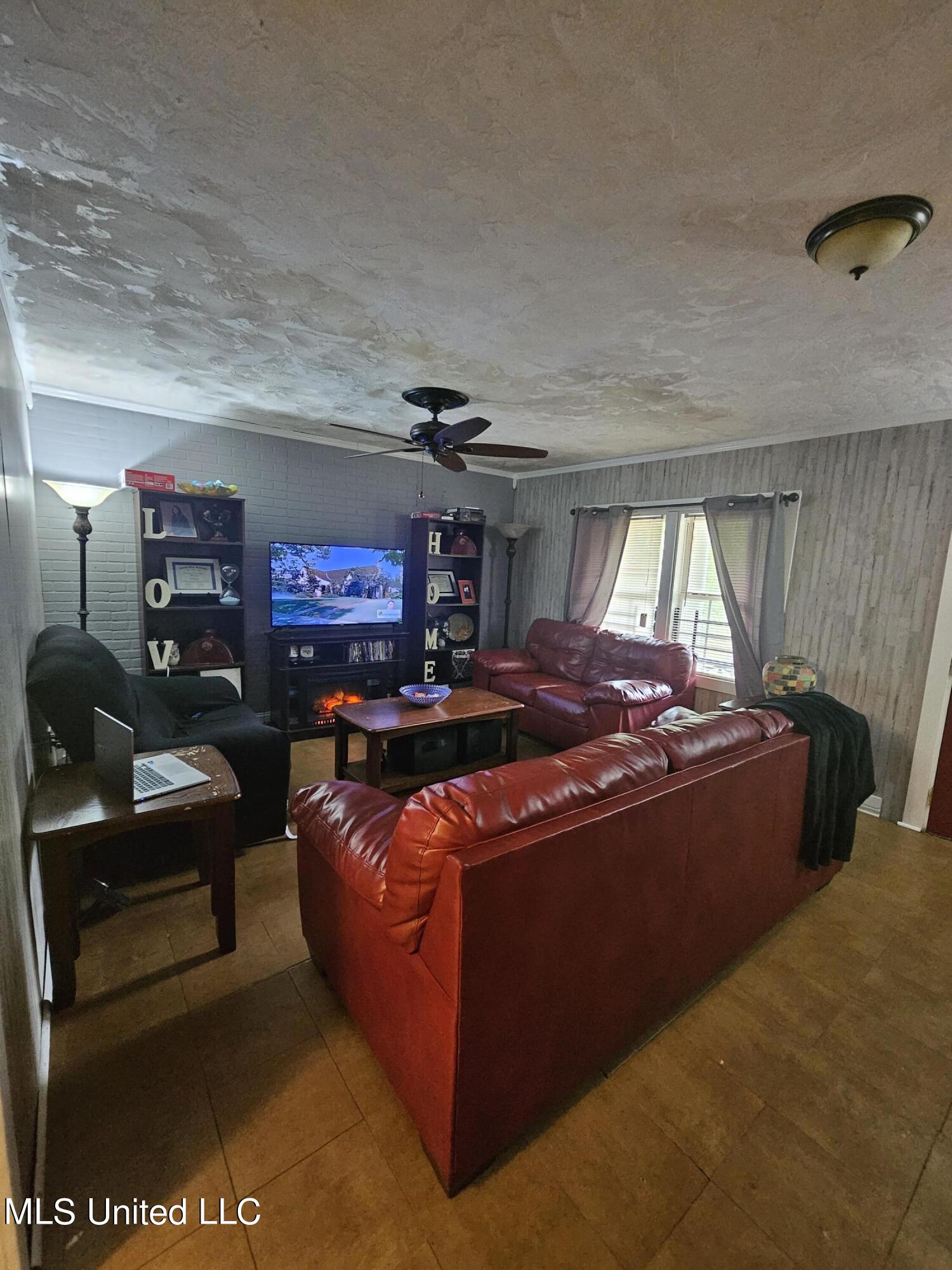 2232 West McDowell Road Jackson, MS 39204 - Photo 5 of 15 20230627_145445