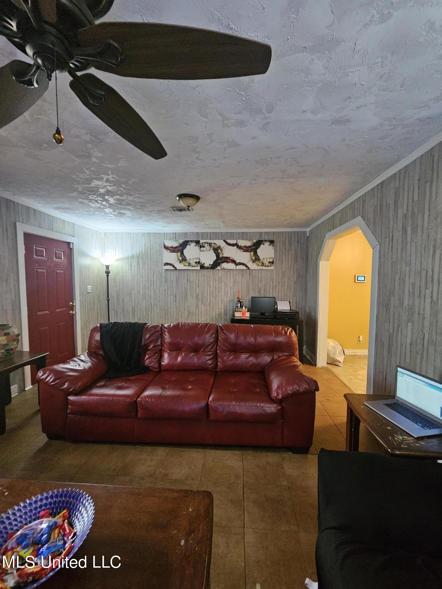 2232 West McDowell Road Jackson, MS 39204 - Photo 6 of 15 20230627_145459 (1)